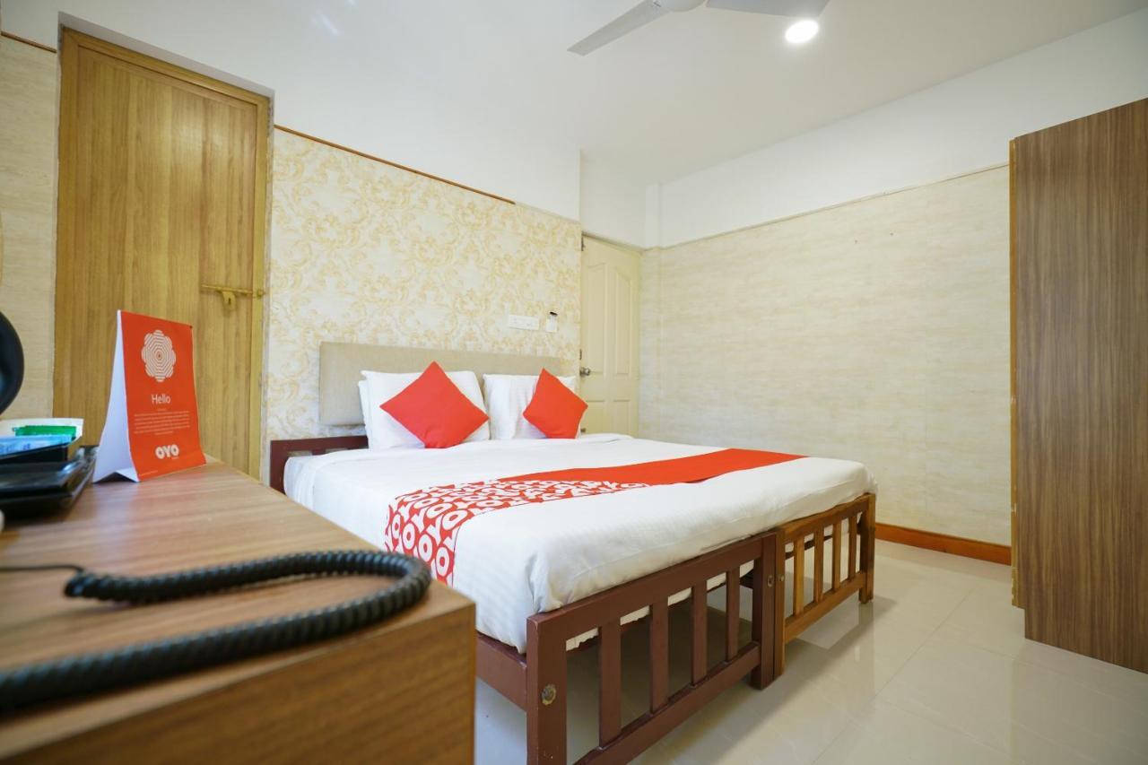 Hotel Heaven Gardens à Kochi Extérieur photo